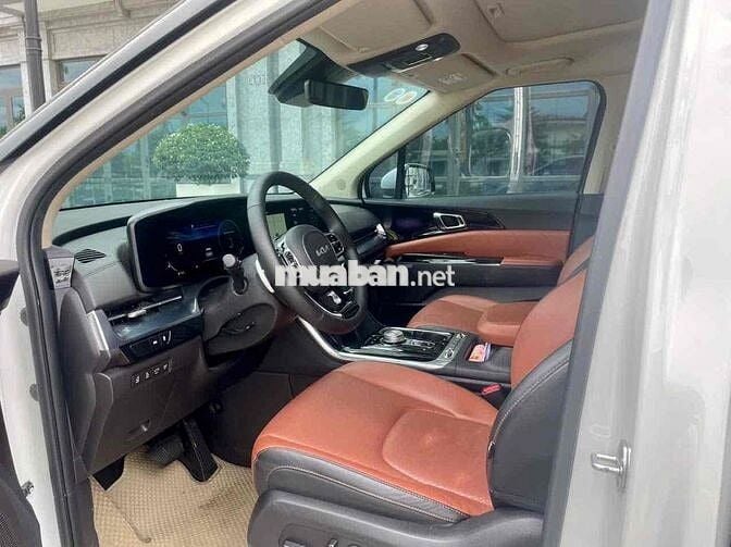 KIA Carnival 2.2D Signature 2022 Trắng 6.8 vạn km