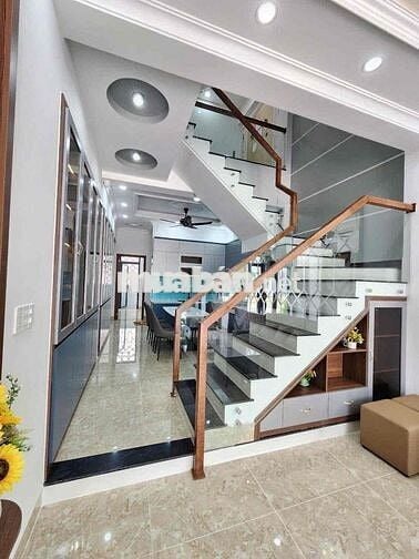 CẦN BÁN GẤP ĐẤT&NHÀ NẰM TRONG KDC-SỔ HỒNG RIÊNG