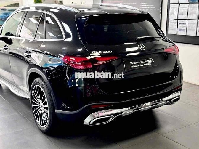Mercedes-Benz GLC 300 2023 V1 siêu lướt