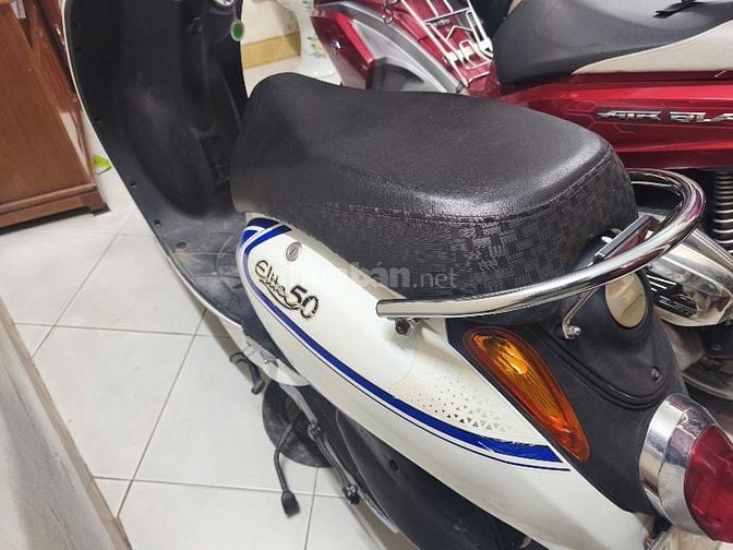 CẦN BÁN XE MÁY SYM MÀU TRẮNG, XE ĐI ÍT, CÒN MỚI