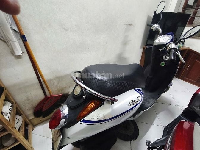 CẦN BÁN XE MÁY SYM MÀU TRẮNG, XE ĐI ÍT, CÒN MỚI