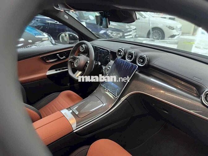 Mercedes-Benz GLC 300 2023 V1 siêu lướt