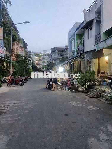 Cho thuê nhà nguyên căn Mặt Tiền nội bộ Bùi Minh Trực P5 Q8