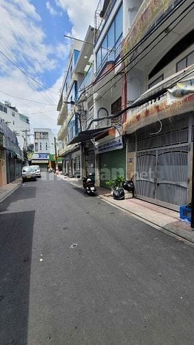 NHÀ 5 PN HXH 10m. 4x15. 60m2 Khu Hoàng Hoa Thám P13 Tân Bình