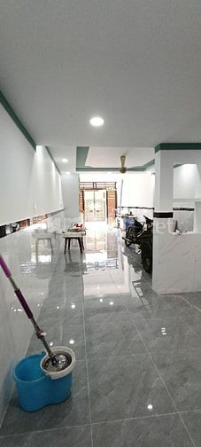 Bán Nhà Đúc Lửng DT: 4M x 18M 