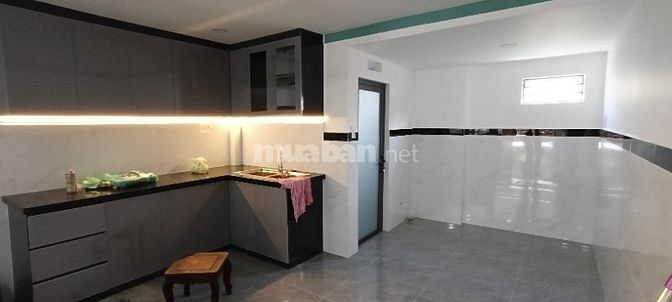Bán Nhà Đúc Lửng DT: 4M x 18M 