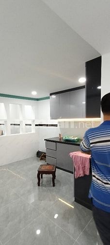 Bán Nhà Đúc Lửng DT: 4M x 18M 