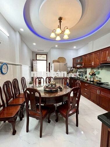 Ngay chân cầu hậu giang sát khu chung cư
- nhà 4 lầu 78m2 - 4 x 19.5.