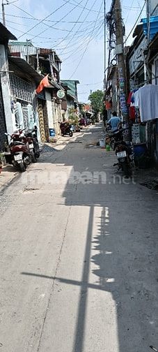 Bán Nhà Đúc Lửng DT: 4M x 18M 