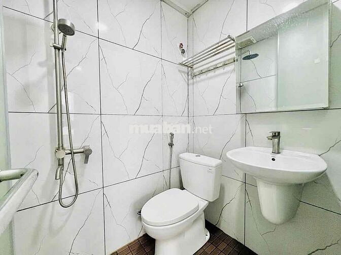 Căn hộ ban công 35m2 ngay Nguyễn Văn Đậu gần Phan Xích Long giáp Q1,3