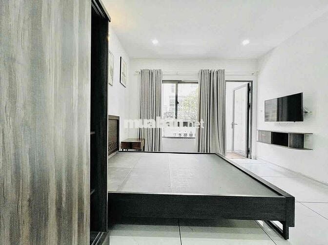 Căn hộ ban công 35m2 ngay Nguyễn Văn Đậu gần Phan Xích Long giáp Q1,3