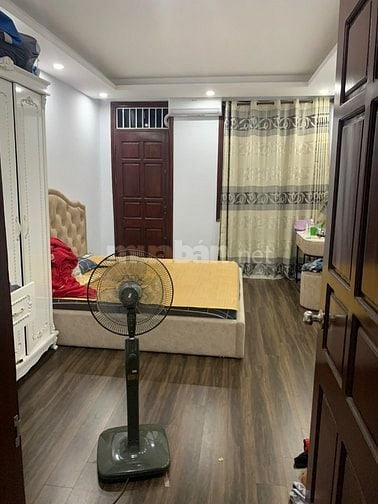 chính chủ bán nhà trong ngõ 108 nguyễn Lân DTSĐ 34m 5,5T mt4 gía11,7tỷ
