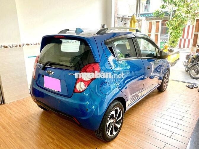 Xe 5 chổ gia đình Chevrolet Spark 2017 Số sàn