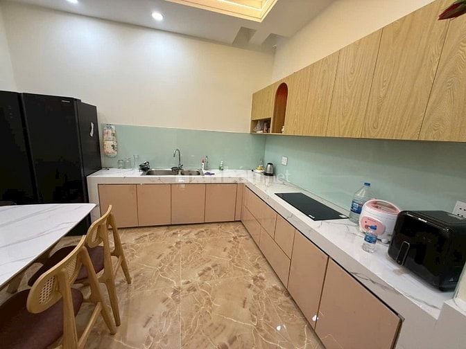Cần vốn bán nhà Đường Huỳnh Tấn Phát Quận 7-60m2- Giá 4tỷ350-SHR 