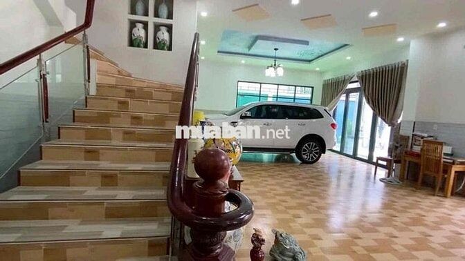 Cho Thuê Nhà biệt Thự Bà Điểm Hóc Môn
