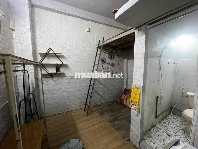 cho thuê phòng tầng trệt có gác Phùng Văn Cung