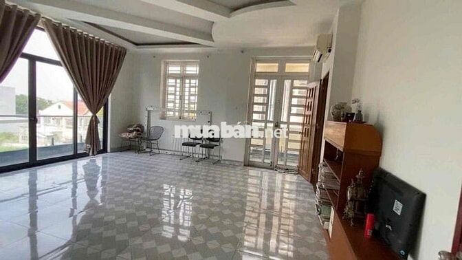 Cho Thuê Nhà biệt Thự Bà Điểm Hóc Môn