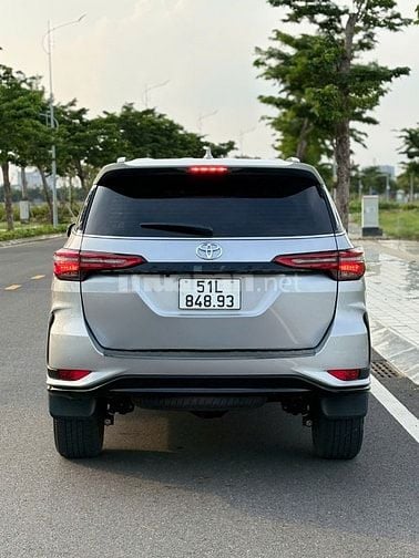 Bán xe  Toyota Fortuner "Legender"  sản xuất 2025, bảo hành đến 2028