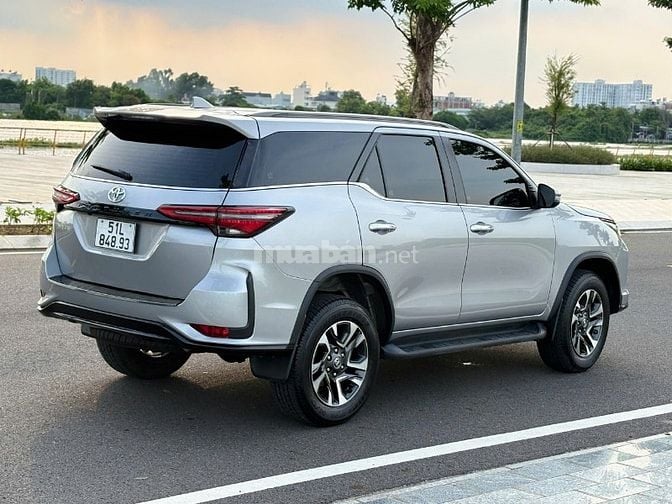 Bán xe  Toyota Fortuner "Legender"  sản xuất 2025, bảo hành đến 2028
