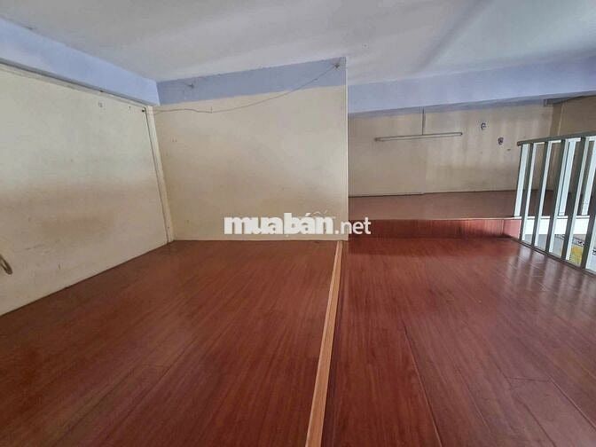 Bán 2 phòng (lầu 2 + 3) mặt tiền Triệu Quang Phục, Q5