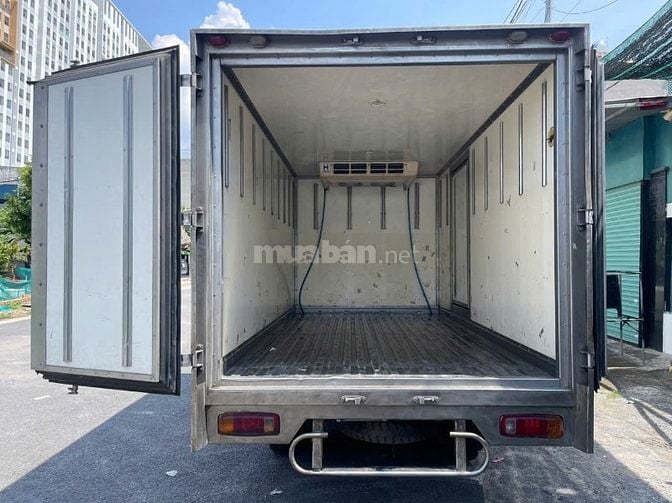 Xe thùng đông lạnh,tải trọng 2 tấn