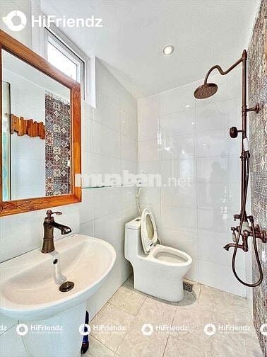 STUDIO CỬA SỔ TRỜI ĐÓN NẮNG FULL NỘI THẤT GẦN CV LÀNG HOA
