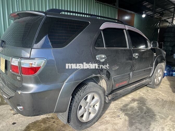 Toyota Fortuner 2.7 2010 Xám 300.000 km