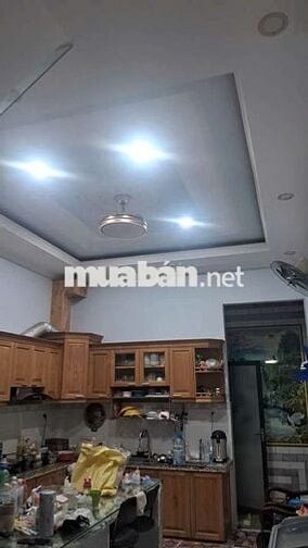 Cần Bán Gầp Nhà P ĐHT .DT 4 x17 .1 trệt 3 Lầu 4PN 4WS giá 6 tỷ TL