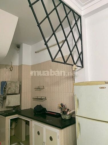 Cho thuê nhà 5 tầng mặt phố Chùa Quỳnh, Hai Bà Trưng. Giá: 13tr/ tháng