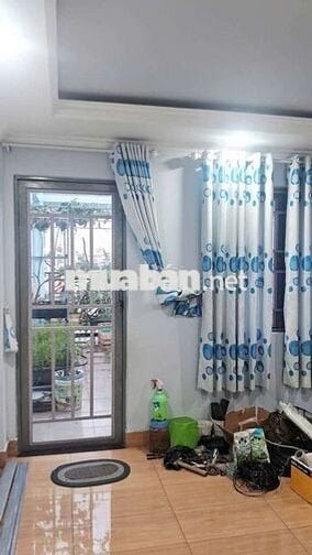 Cần Bán Gầp Nhà P ĐHT .DT 4 x17 .1 trệt 3 Lầu 4PN 4WS giá 6 tỷ TL