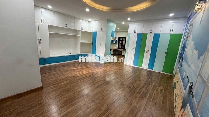 NHÀ NGUYÊN CĂN HẺM 8M ĐƯỜNG TRƯƠNG CÔNG ĐỊNH. DT: 8X18M. TRỆT 3 LẦU