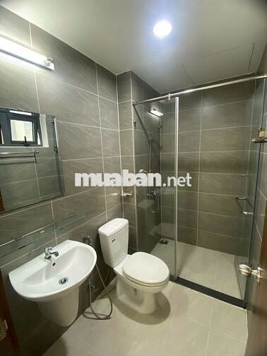 Cho thuê Green River dt72m2 2Pn 2Wc có 2 máy lạnh,rèm giá 9tr5, quận 8