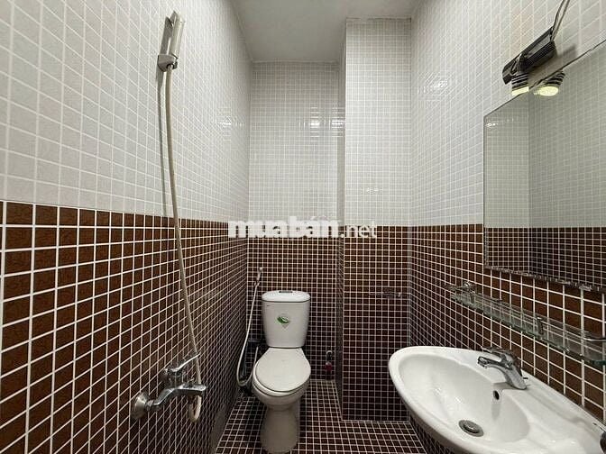 PHÒNG THOÁNG - TIỆN NGHI GẦN CÔNG VIÊN LÀNG HOA