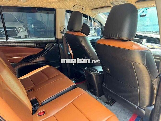 Toyota Innova Xanh Số sàn