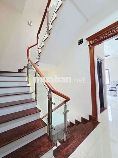 CHO THUÊ NHÀ MTKD 4X15(TRỆT+3LẦU+4PN+4wc) BAN CÔNG THOÁNG MÁT 