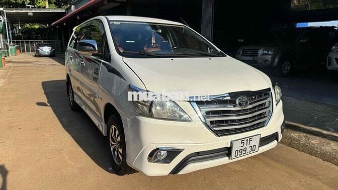 Toyota Innova 2015 7 chỗ màu Trắng