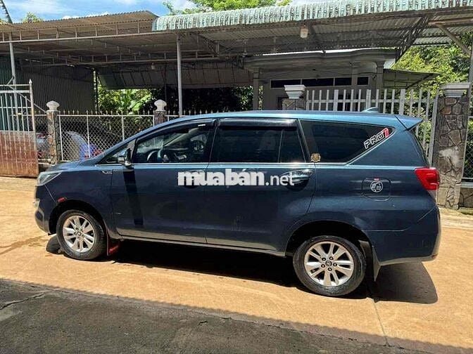 Toyota Innova Xanh Số sàn