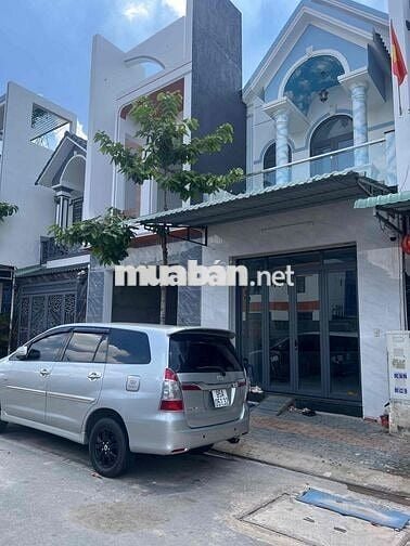 Toyota Innova 2.0E 2015 Bạc 238036 km