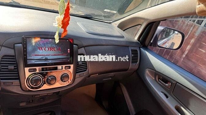 Toyota Innova 2015 7 chỗ màu Trắng