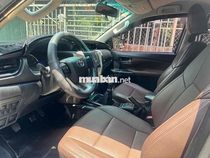 Toyota Fortuner 2018 Xám Nhập khẩu
