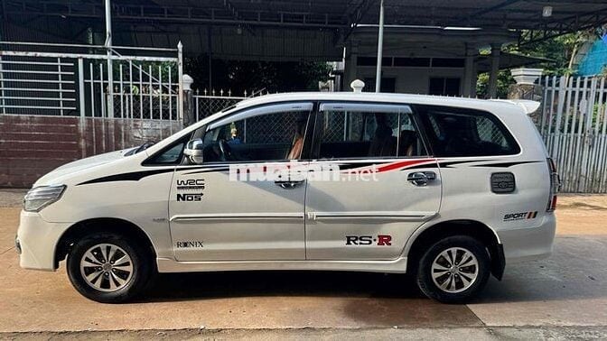 Toyota Innova 2015 7 chỗ màu Trắng