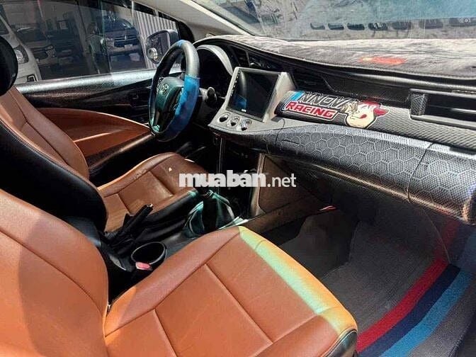 Toyota Innova Xanh Số sàn