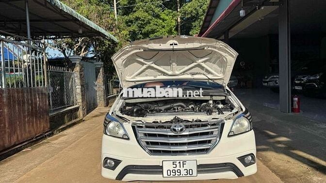 Toyota Innova 2015 7 chỗ màu Trắng