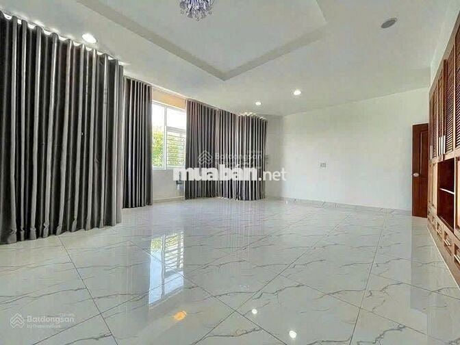 BIỆT THƯ CHO THUÊ ĐƯỜNG HOÀNG VIỆT. DT: 10X20M. TRỆT 3 LẦU. 
