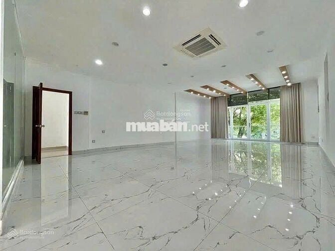 BIỆT THƯ CHO THUÊ ĐƯỜNG HOÀNG VIỆT. DT: 10X20M. TRỆT 3 LẦU. 