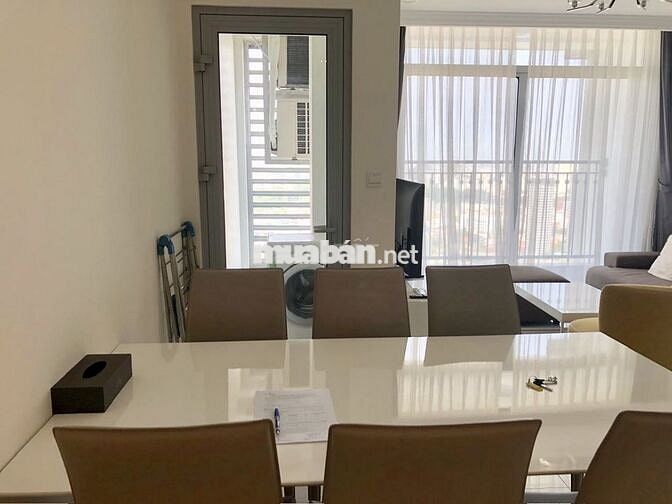 Cho thuê căn 2PN 2WC, 80m2, toà LP, giá 24 triệu, Full nội thất