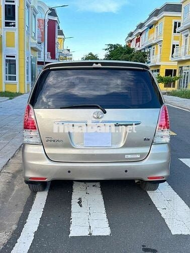 Toyota Innova XS 2010 Vàng cát