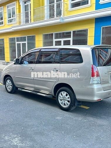 Toyota Innova XS 2010 Vàng cát