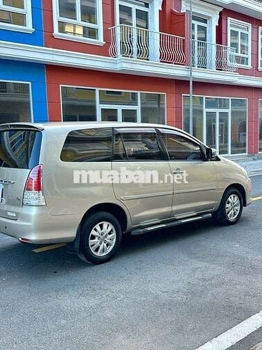 Toyota Innova XS 2010 Vàng cát