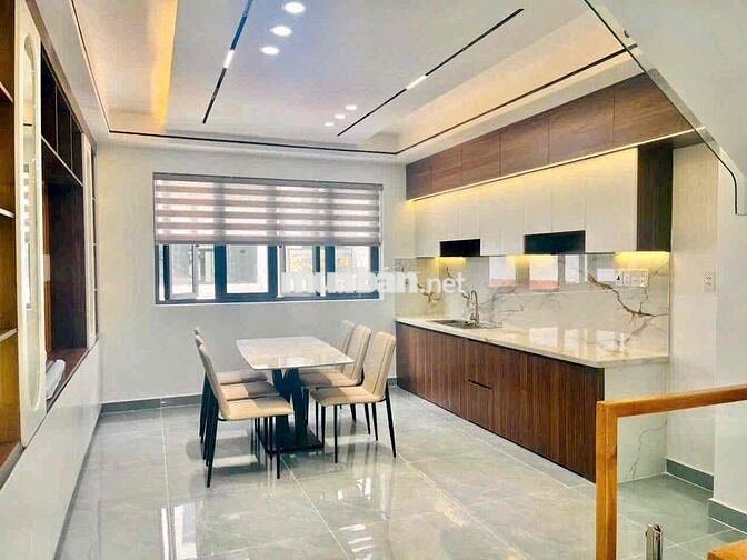 nhà mới xây 5 tầng sẵn nội thất cơ bản gần chợ Bình Thành